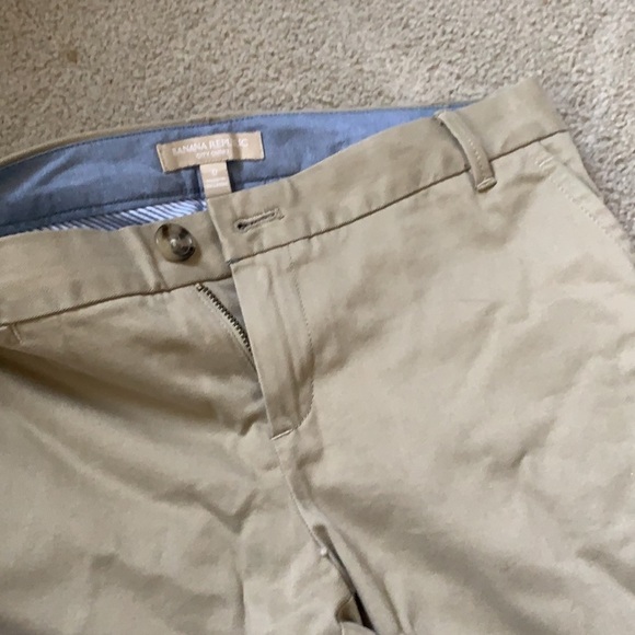 Woman’s Capris - Picture 2 of 4